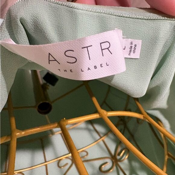 ASTR Jodie Dress Mint Size L Asymmetrical Halter Strap Low Back Keyhole Wedding - Picture 3 of 13